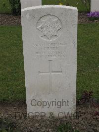 Guards Cemetery Windy Corner Cuinchy - Frize, J