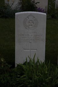 Guards Cemetery Windy Corner Cuinchy - Frost, Arthur Alick