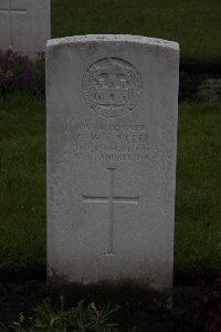 Guards Cemetery Windy Corner Cuinchy - Fuller, C W
