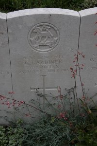 Guards Cemetery Windy Corner Cuinchy - Gardiner, C