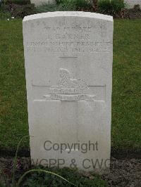 Guards Cemetery Windy Corner Cuinchy - Garner, J