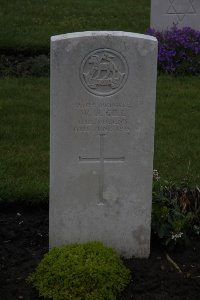 Guards Cemetery Windy Corner Cuinchy - Gill, W J