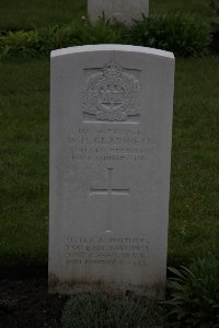 Guards Cemetery Windy Corner Cuinchy - Gladwell, William Henry