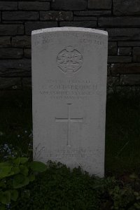 Guards Cemetery Windy Corner Cuinchy - Goldsbrough, G