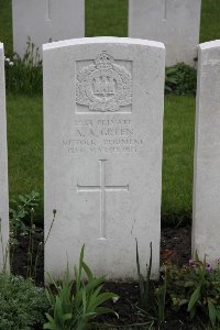 Guards Cemetery Windy Corner Cuinchy - Green, A A