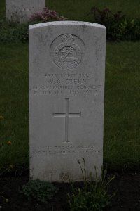 Guards Cemetery Windy Corner Cuinchy - Green, W G