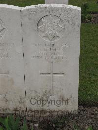 Guards Cemetery Windy Corner Cuinchy - Griffin, J