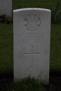 Guards Cemetery Windy Corner Cuinchy - Griffiths, J A
