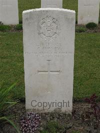 Guards Cemetery Windy Corner Cuinchy - Gurney, G