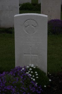 Guards Cemetery Windy Corner Cuinchy - Hall, E A