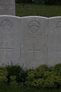 Guards Cemetery Windy Corner Cuinchy - Harcombe, F H