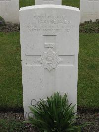Guards Cemetery Windy Corner Cuinchy - Hargreaves, H