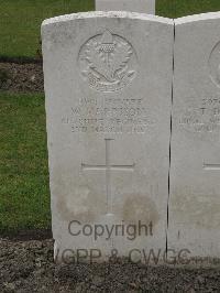 Guards Cemetery Windy Corner Cuinchy - Harrison, W