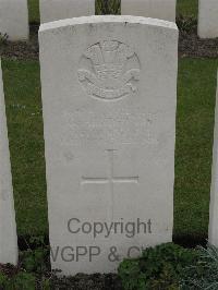 Guards Cemetery Windy Corner Cuinchy - Henderson, G