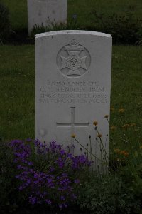 Guards Cemetery Windy Corner Cuinchy - Hendley, C T