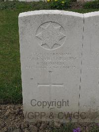 Guards Cemetery Windy Corner Cuinchy - Hennessey, James