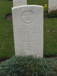 Guards Cemetery Windy Corner Cuinchy - Heritage, Joseph