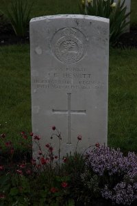 Guards Cemetery Windy Corner Cuinchy - Hewitt, J E