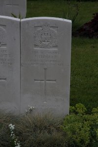 Guards Cemetery Windy Corner Cuinchy - Hewitt, J