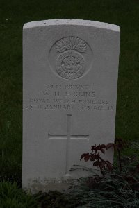 Guards Cemetery Windy Corner Cuinchy - Higgins, W H