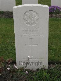 Guards Cemetery Windy Corner Cuinchy - Higginson, R