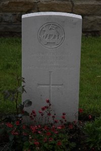 Guards Cemetery Windy Corner Cuinchy - Hiller, Alan Menzies
