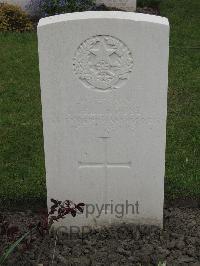 Guards Cemetery Windy Corner Cuinchy - Hillhouse, T