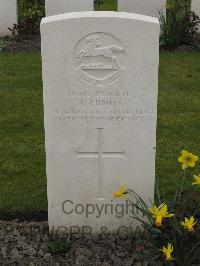 Guards Cemetery Windy Corner Cuinchy - Hinds, Arthur