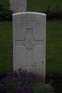 Guards Cemetery Windy Corner Cuinchy - Howard, H G
