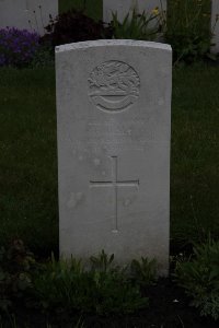 Guards Cemetery Windy Corner Cuinchy - Ilsey, F E