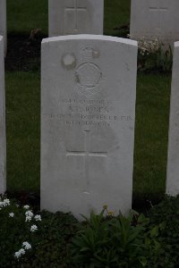 Guards Cemetery Windy Corner Cuinchy - Jones, Arthur Percival