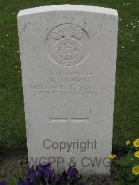 Guards Cemetery Windy Corner Cuinchy - Jones, Edwin
