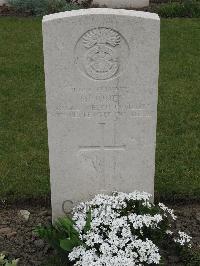 Guards Cemetery Windy Corner Cuinchy - Jones, Henry