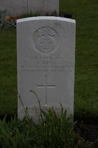 Guards Cemetery Windy Corner Cuinchy - Jones, John
