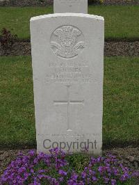Guards Cemetery Windy Corner Cuinchy - Jones, Lewelyn