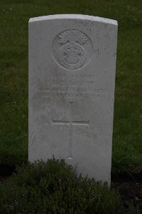 Guards Cemetery Windy Corner Cuinchy - Jones, Robert Edward