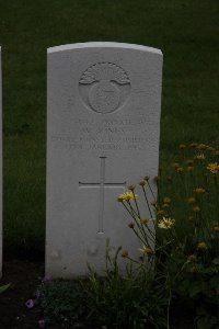 Guards Cemetery Windy Corner Cuinchy - Jones, William