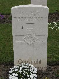 Guards Cemetery Windy Corner Cuinchy - Juggins, C