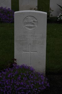 Guards Cemetery Windy Corner Cuinchy - Kellie, W R