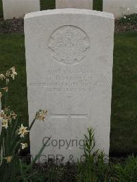 Guards Cemetery Windy Corner Cuinchy - Knowles, T
