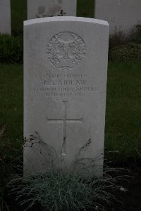 Guards Cemetery Windy Corner Cuinchy - Laidlaw, R