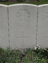 Guards Cemetery Windy Corner Cuinchy - Leggate, A