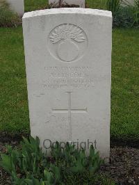 Guards Cemetery Windy Corner Cuinchy - Lincoln, A