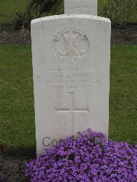 Guards Cemetery Windy Corner Cuinchy - Linn, A