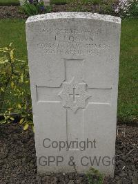 Guards Cemetery Windy Corner Cuinchy - Logan, T