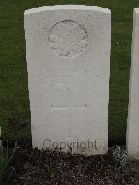 Guards Cemetery Windy Corner Cuinchy - Lomax, Cyril Charles