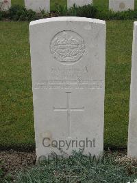 Guards Cemetery Windy Corner Cuinchy - Long, E
