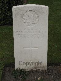 Guards Cemetery Windy Corner Cuinchy - MacDougall, Harold Valdemar