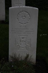 Guards Cemetery Windy Corner Cuinchy - MacKenzie, John