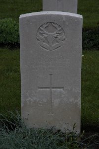 Guards Cemetery Windy Corner Cuinchy - MacKie, Alfred Craigie Keith